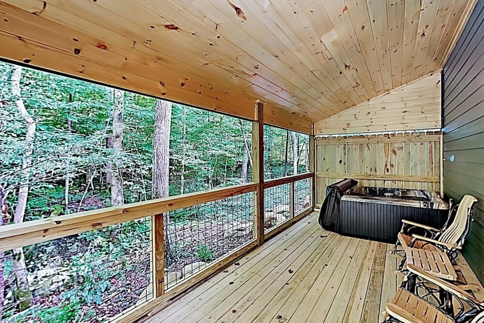 New Listing! All-suite - 1.5 Acres & Hot Tub 2 Bedroom Home