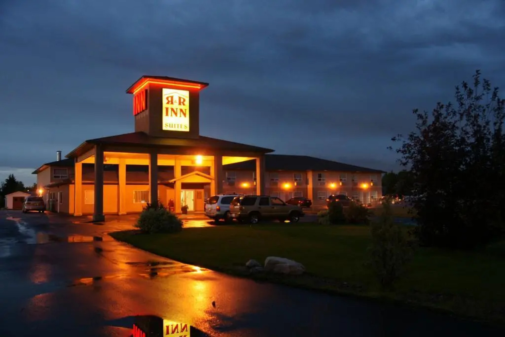 R & R Inn & Suites