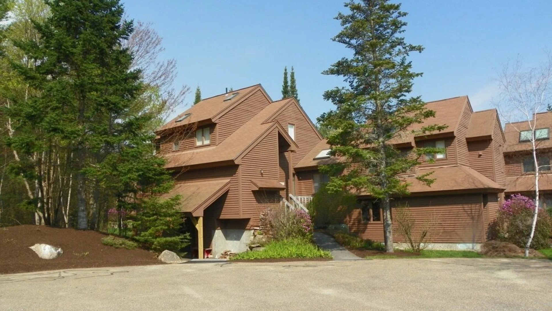 Pet Friendly Ski Vacation Condo in Waterville Valley Resort - Fri1v