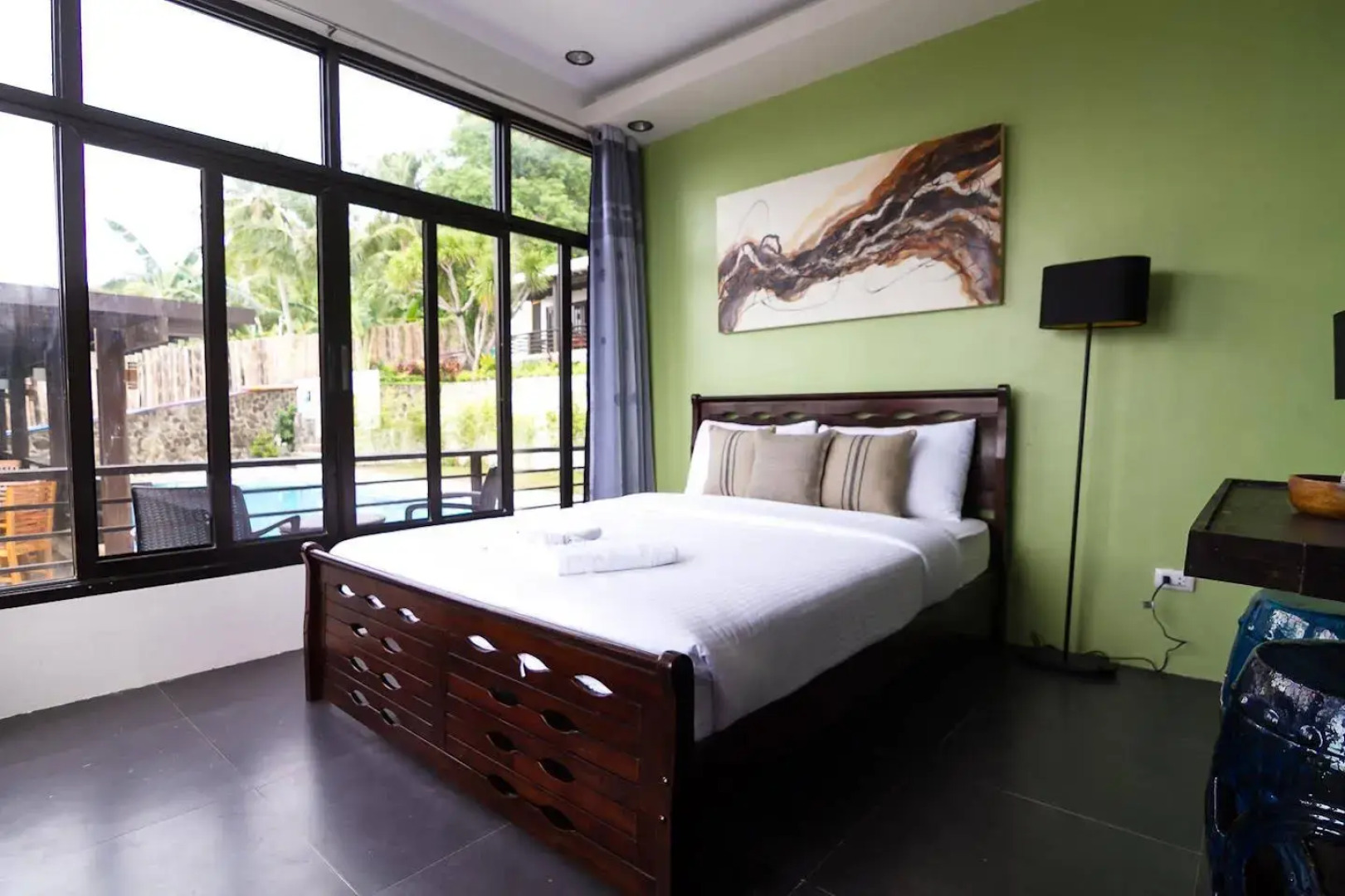 Halo Anilao Dive Resort