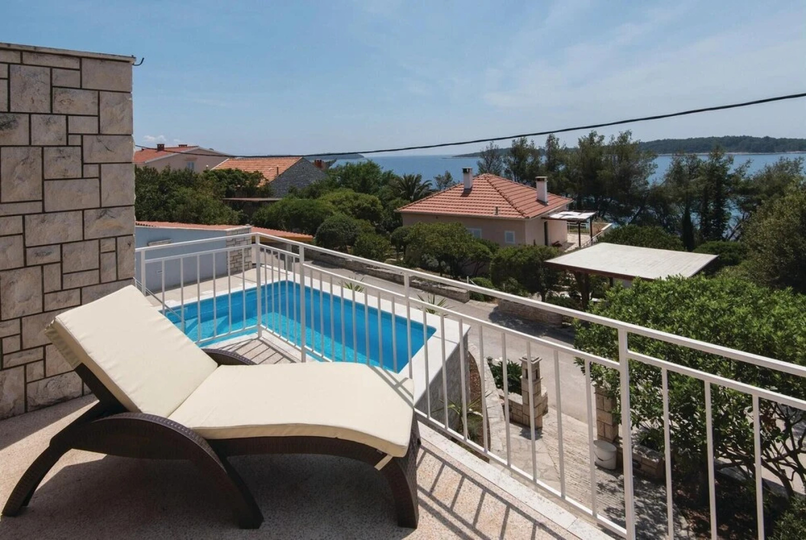 Awesome Home in Nova With Wifi and 4 Bedrooms