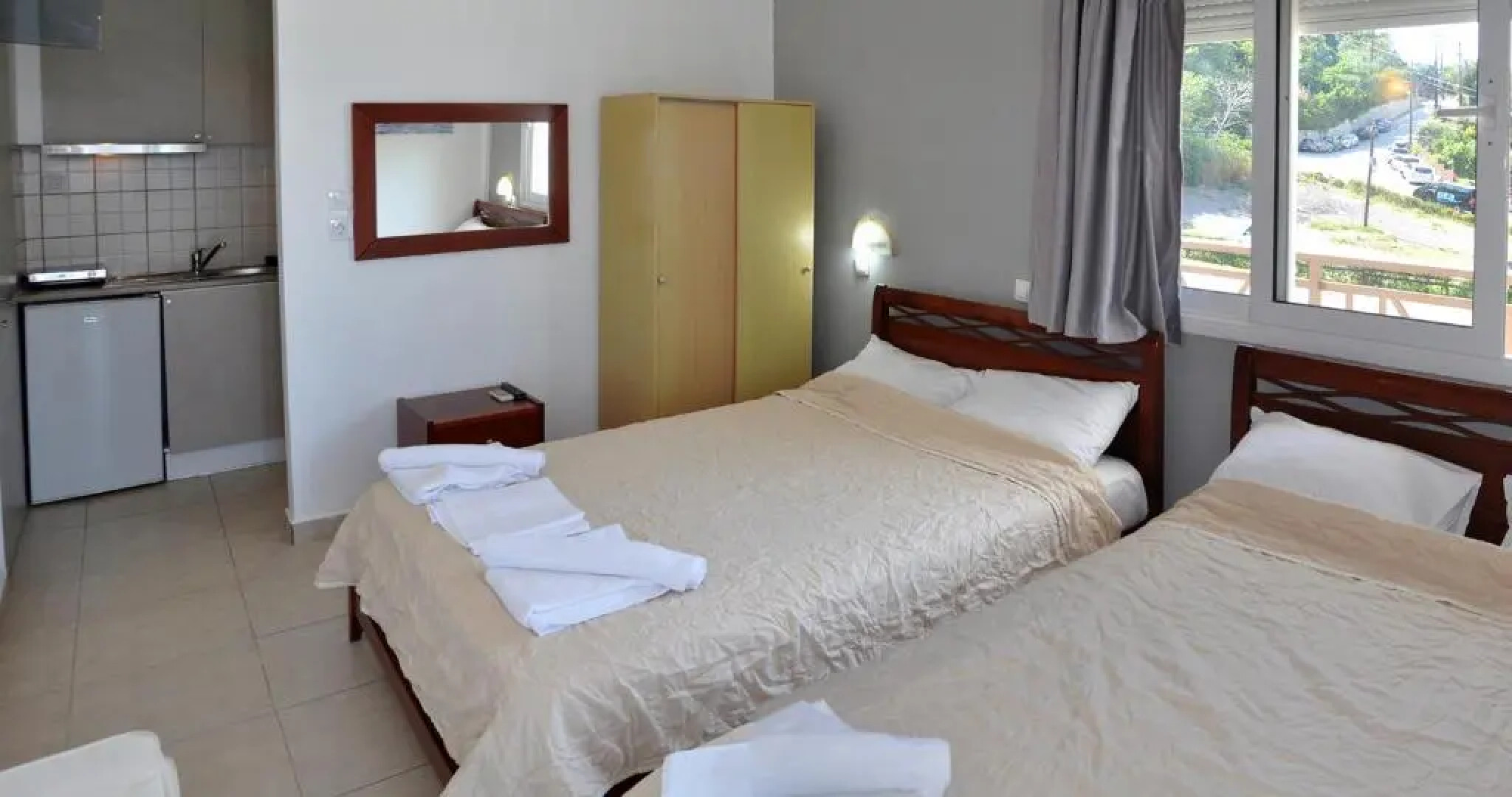 Coralli Beach Studios-Apartments