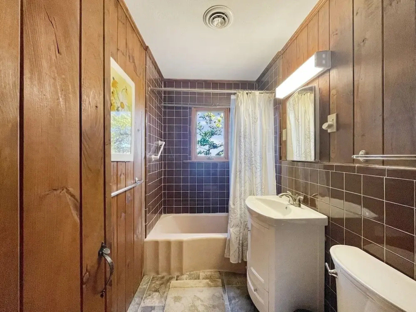 Ragged Rocks - Warm And Inviting Cottage With Uninterrupted Ocean Views 2 Bedroom Home by RedAwning