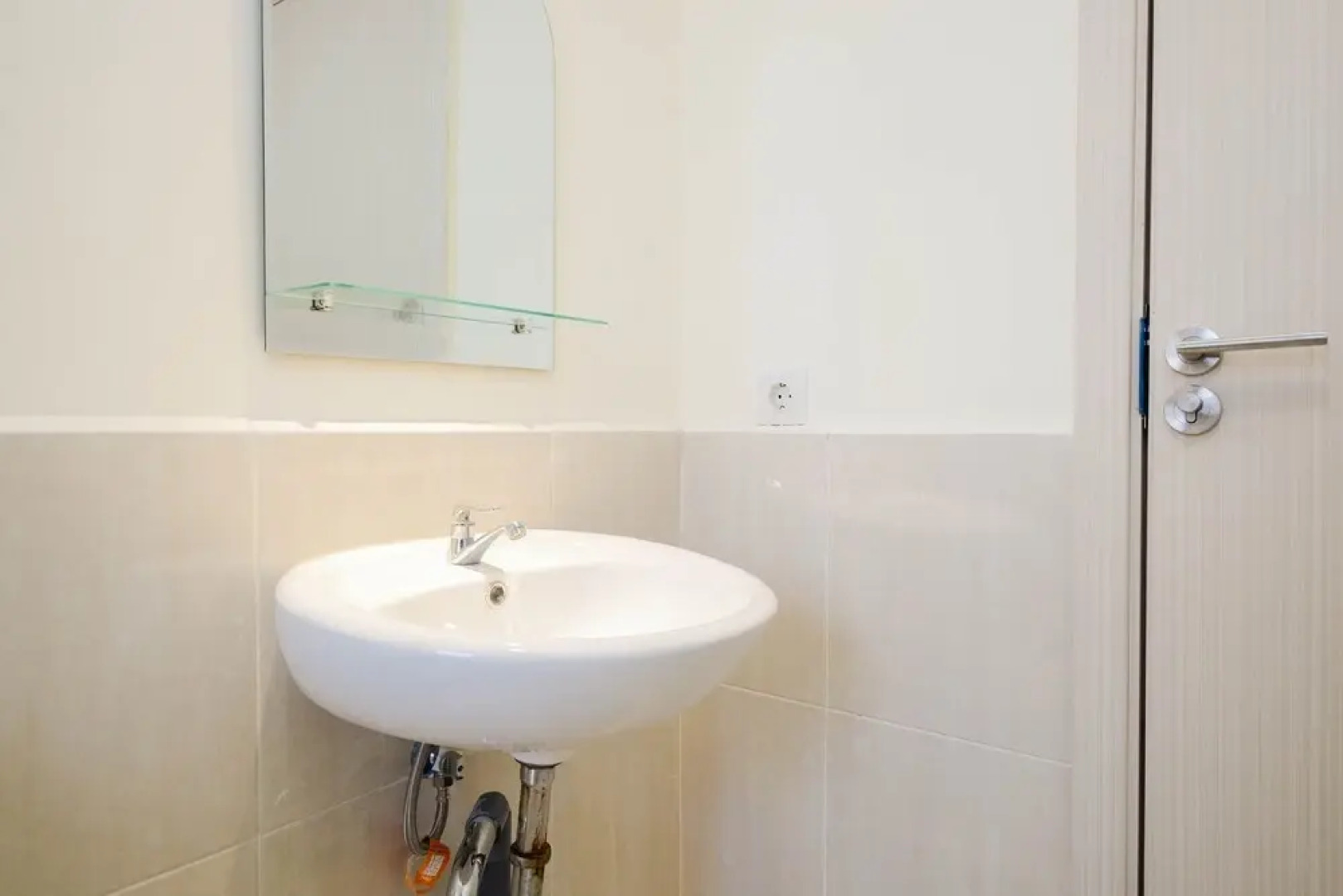 Comfort 2Br+1 At Meikarta Apartment