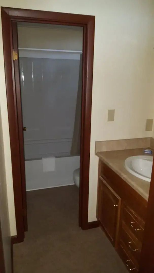 Riverbank Motel and Cabins