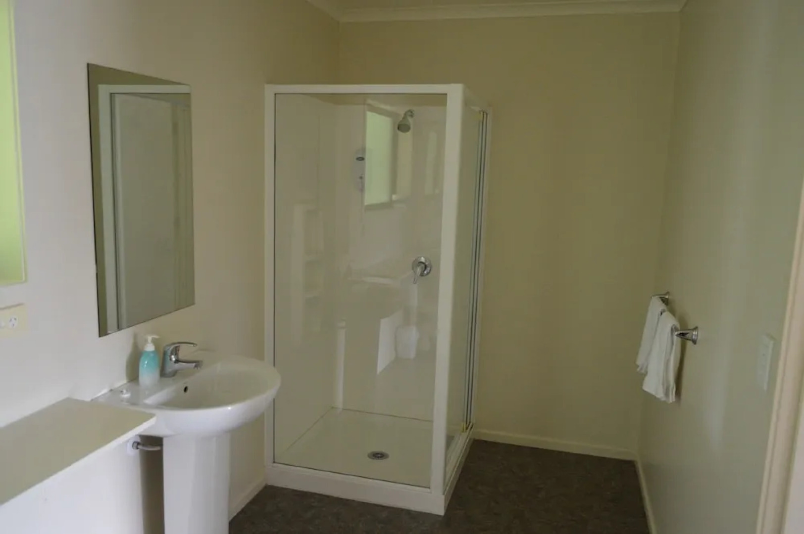 Brightwater Motor Inn