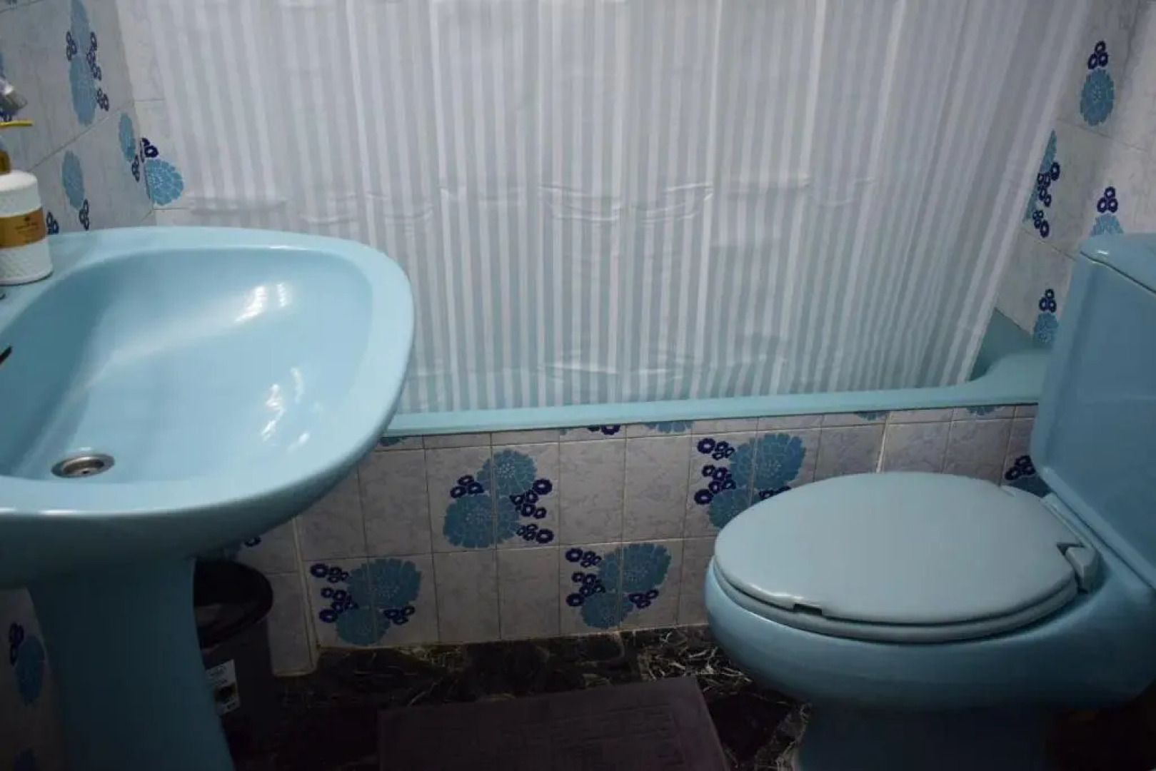 Antonia's 2bedroom with garden and private parking by MK