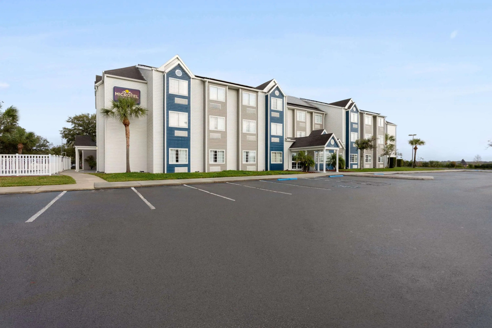 Microtel Inn & Suites by Wyndham Zephyrhills