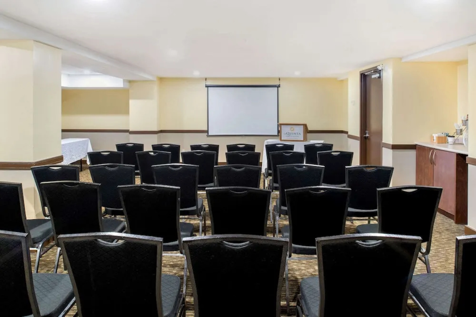 La Quinta Inn & Suites Oshawa