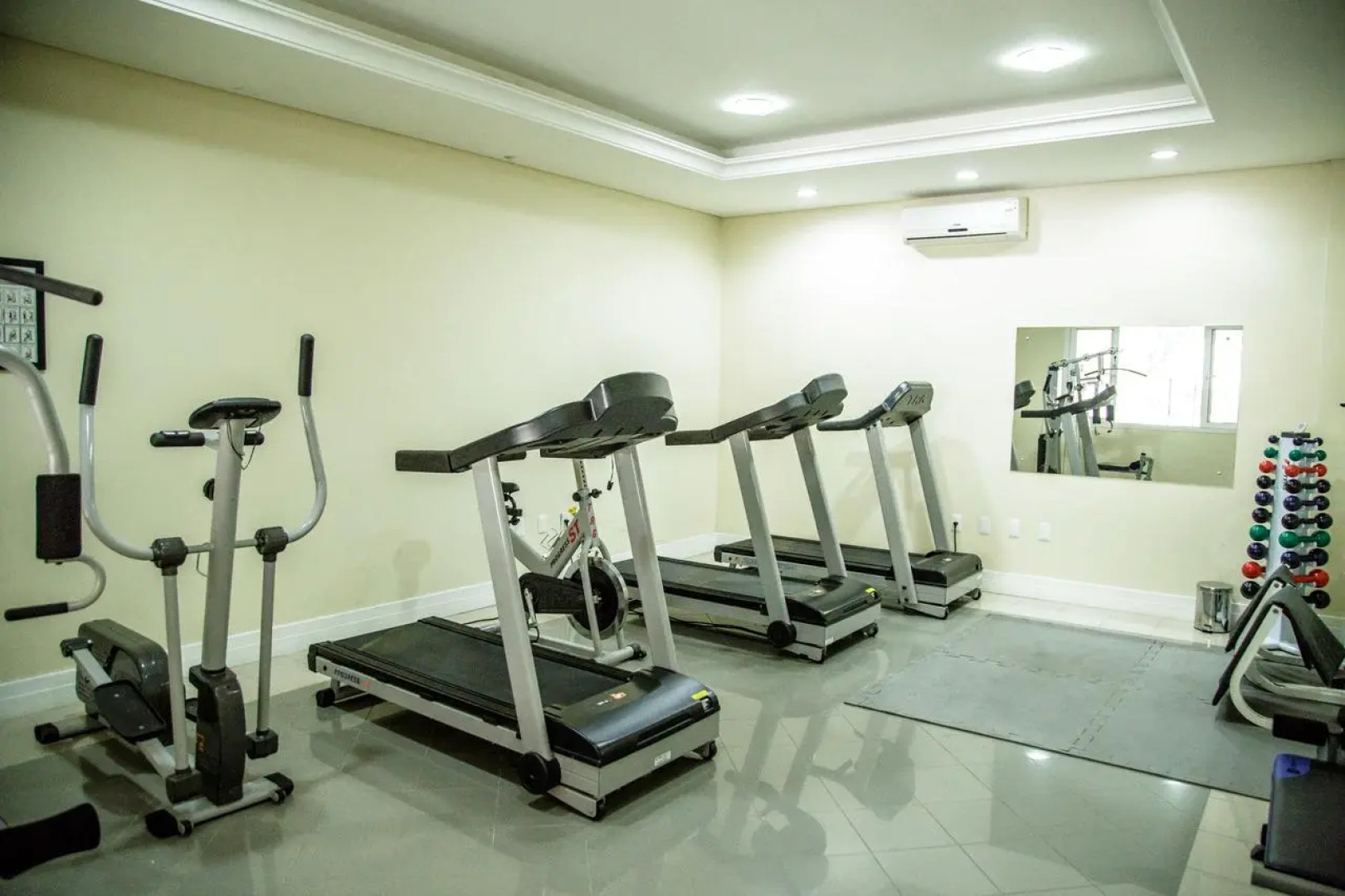 Le Village Flats e Hotel