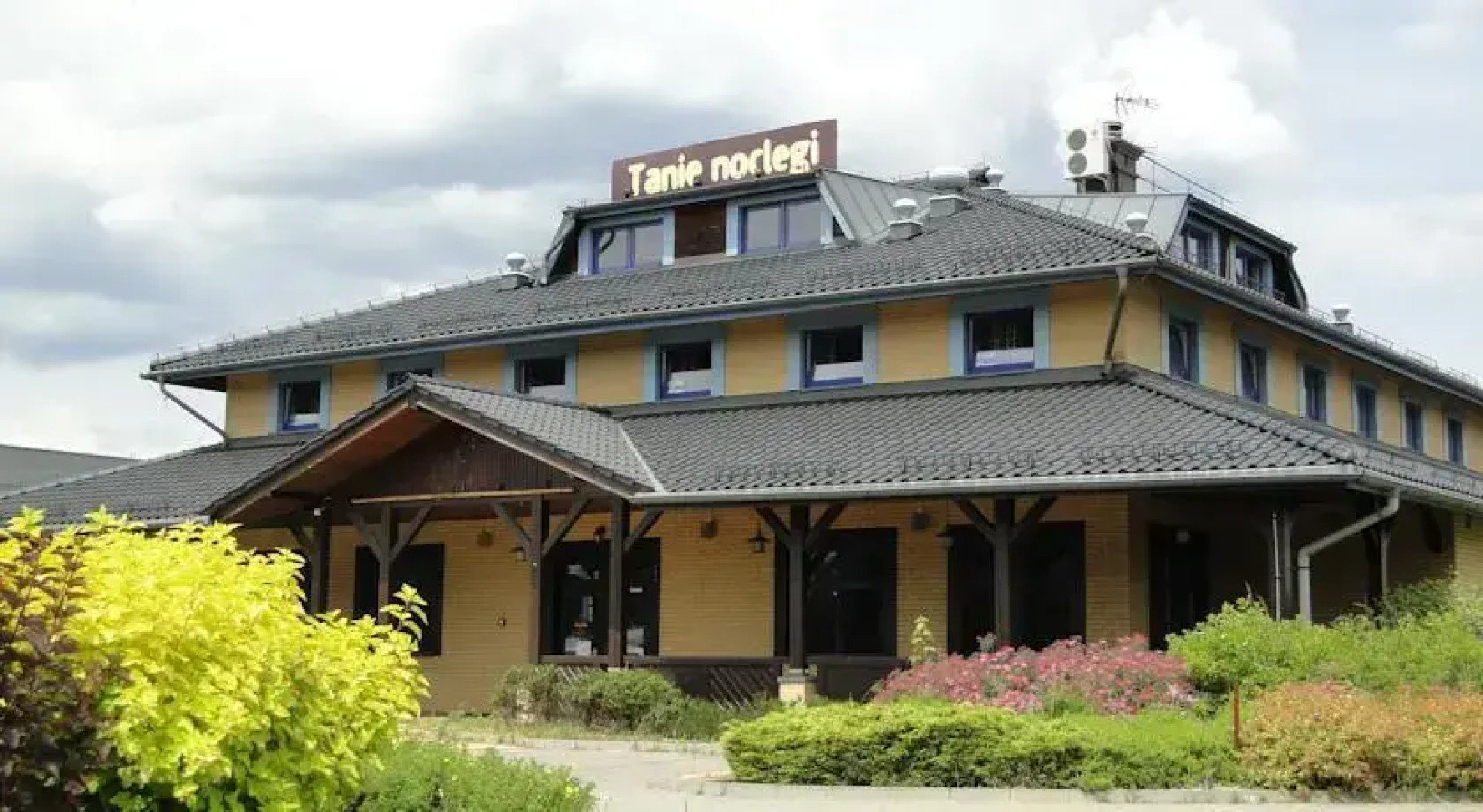 Weranda Restaurant & Rooms