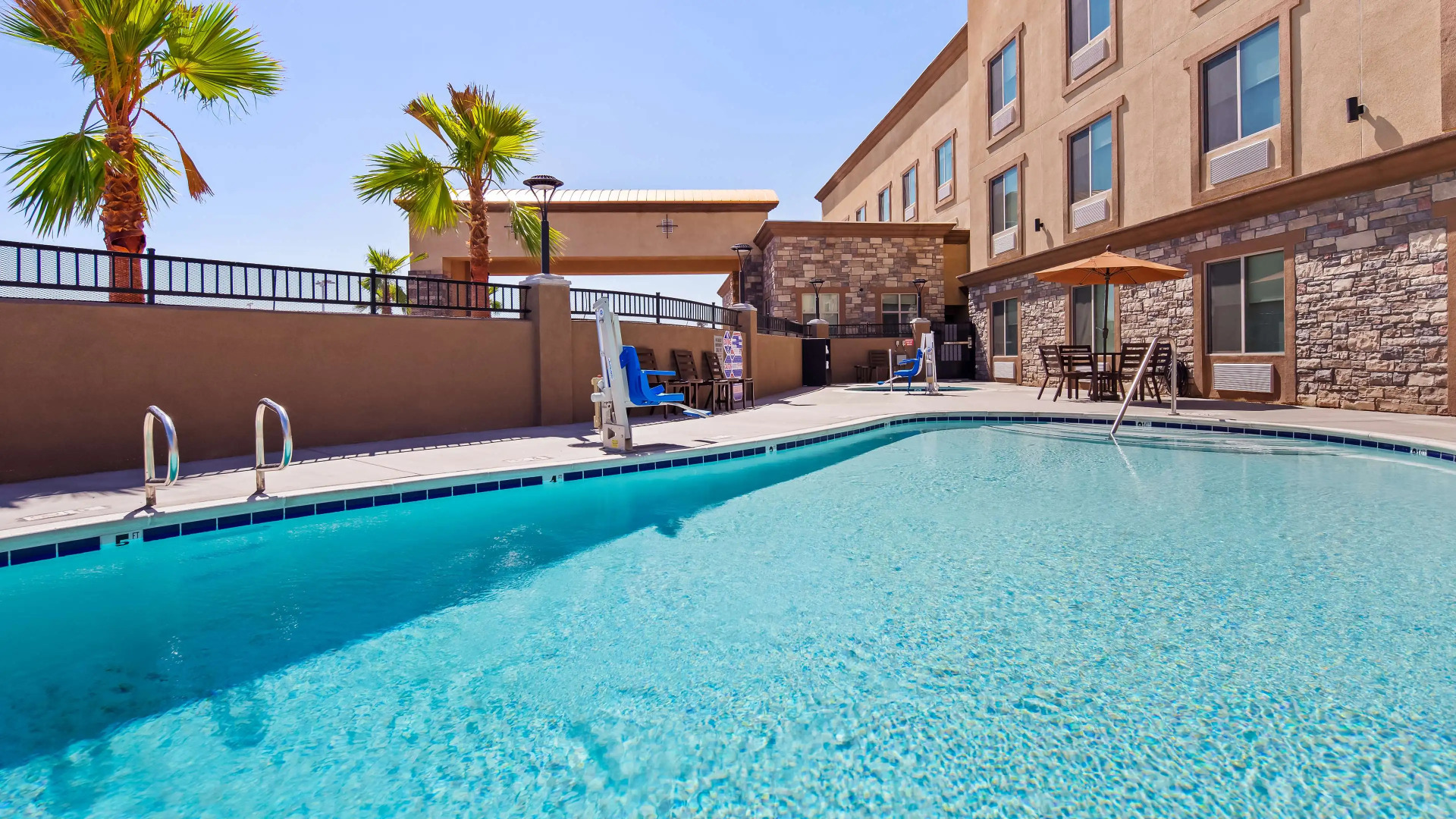 Best Western Plus New Barstow Inn & Suites