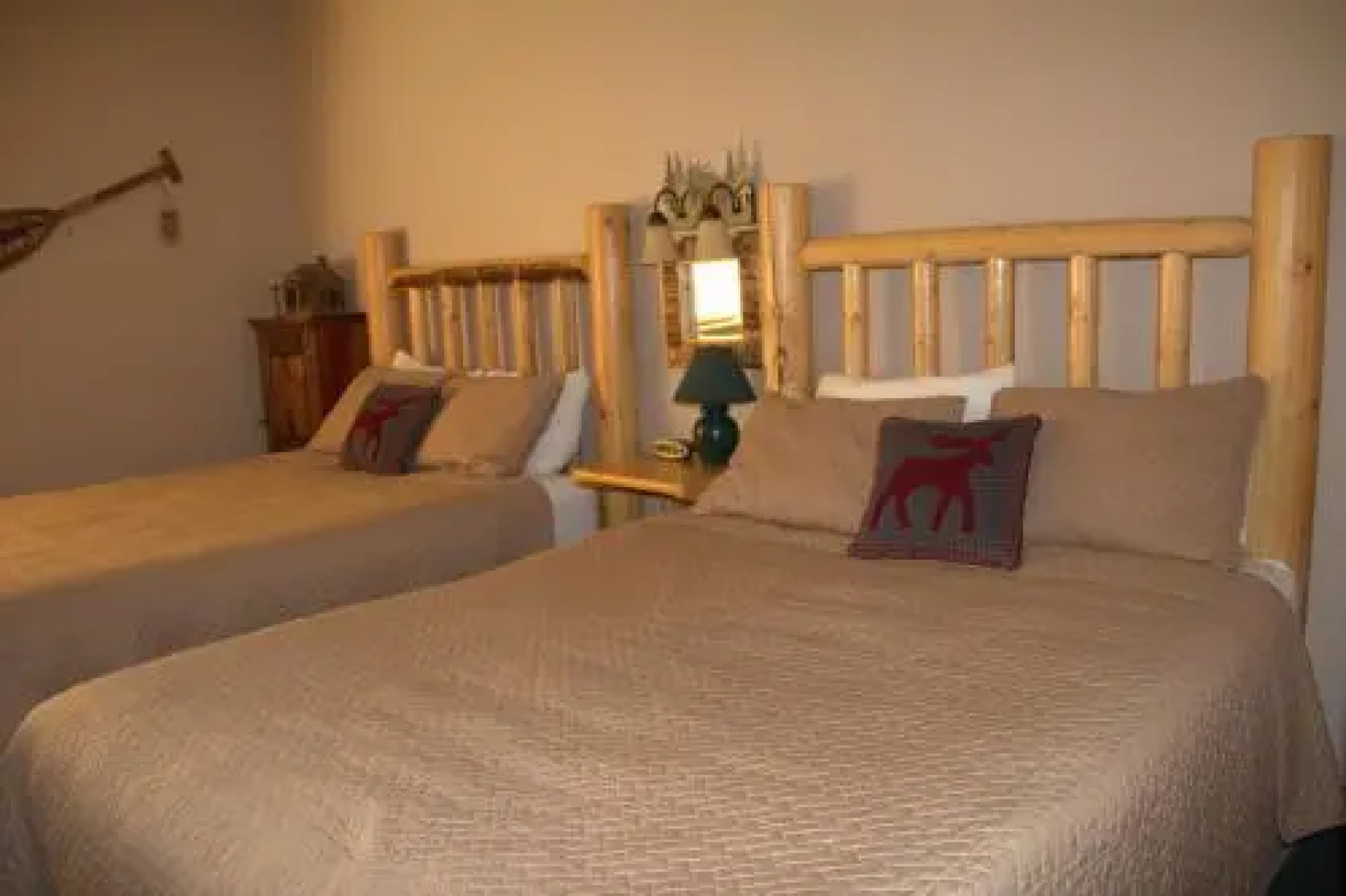 Yellowstone Park Riverfront Cabins