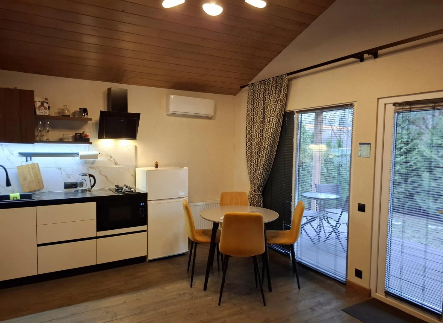 Домики на Луговом