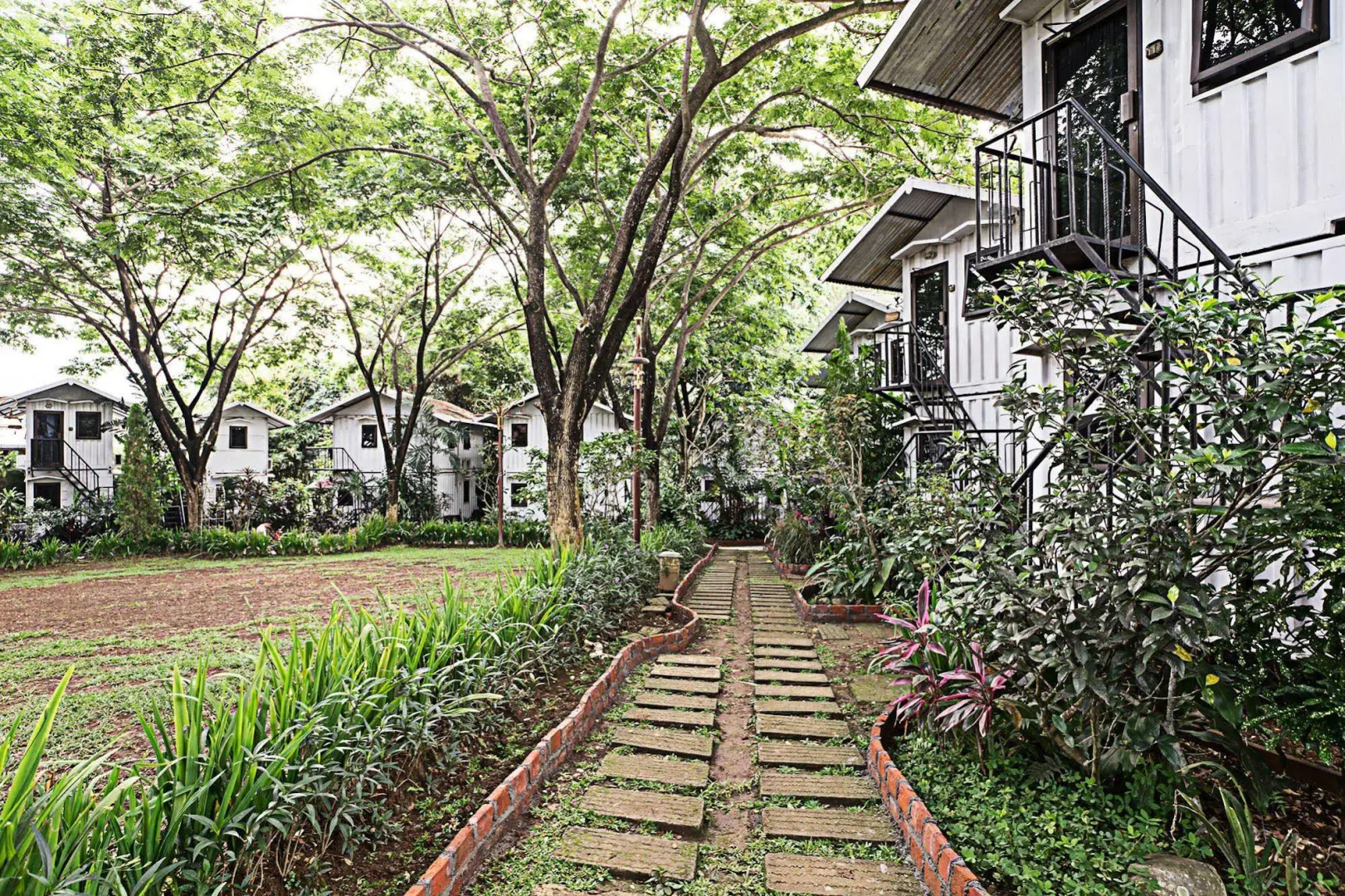 Royal Caravan Hotel Trawas