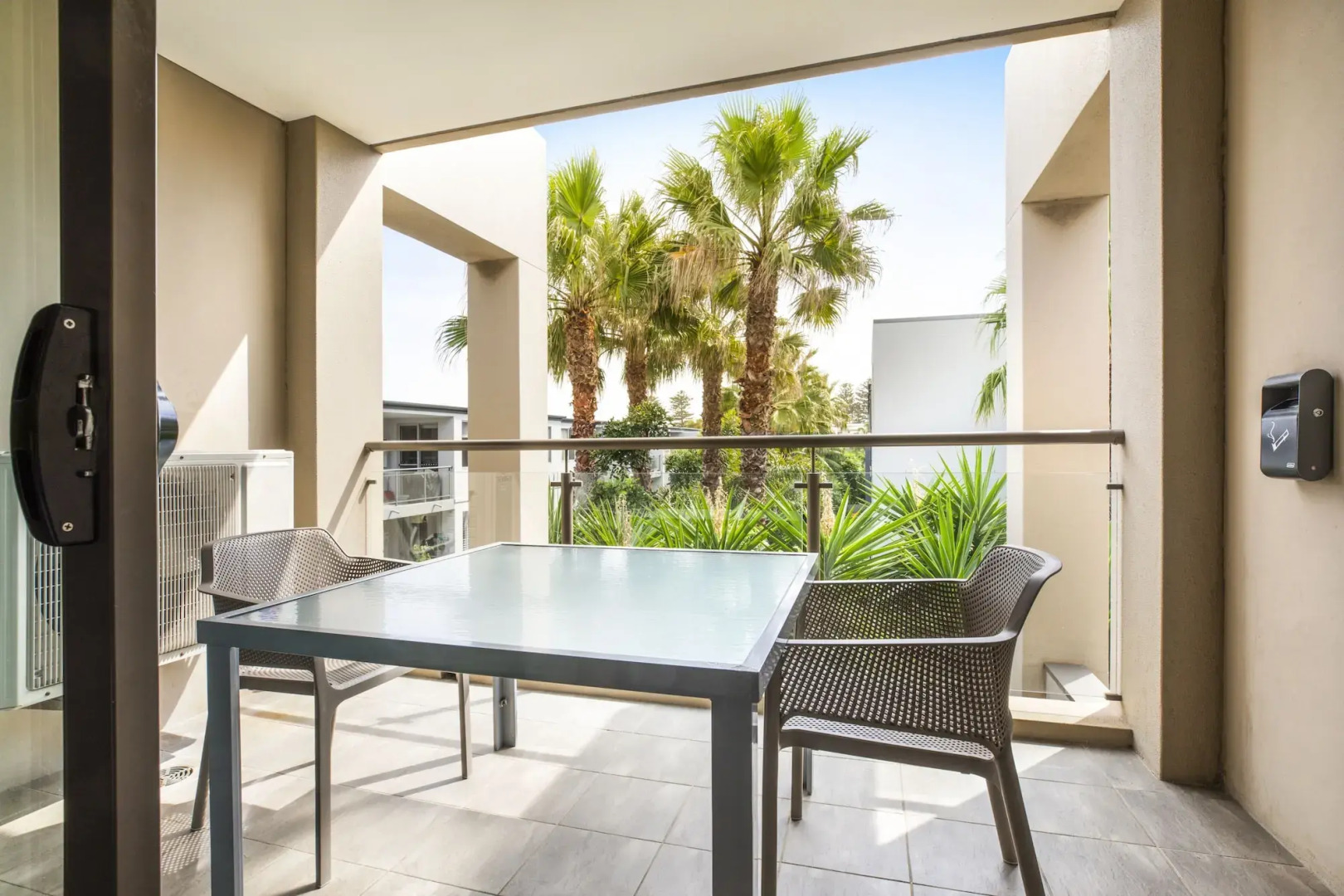 Nightelier Narrabeen