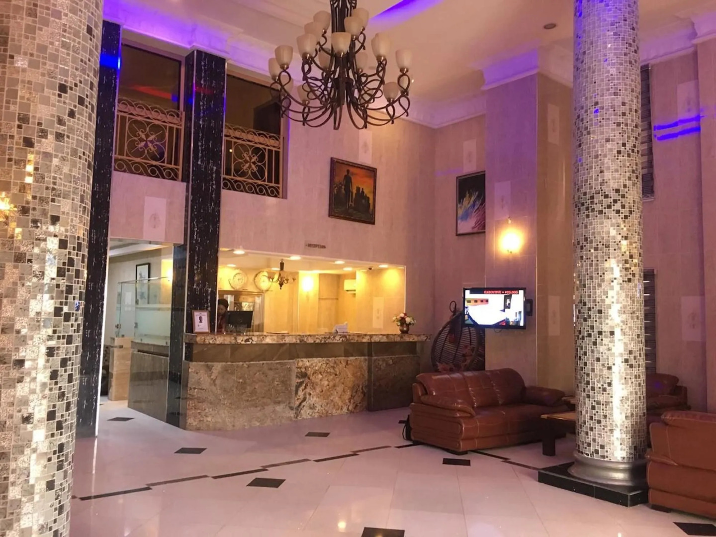 Cynergy Suites Royale