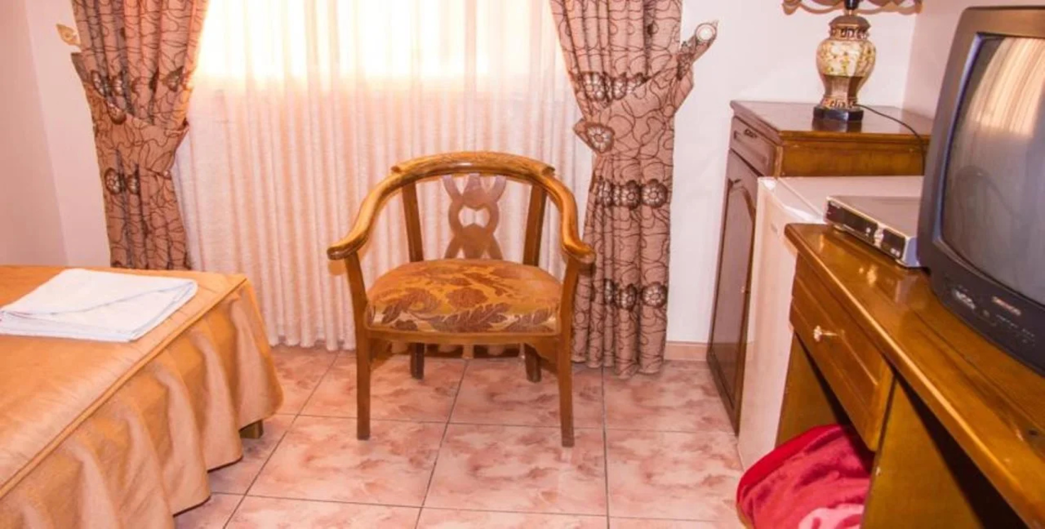 Al Anbat Midtown Hotel