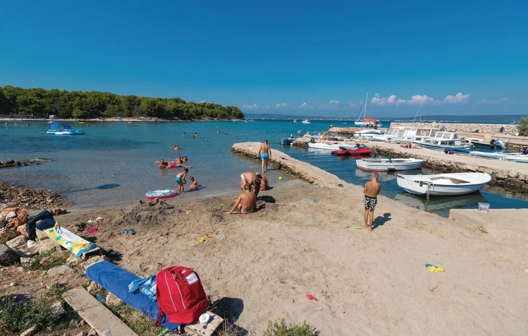 Amazing Home in Zdrelac With Wifi and 6 Bedrooms