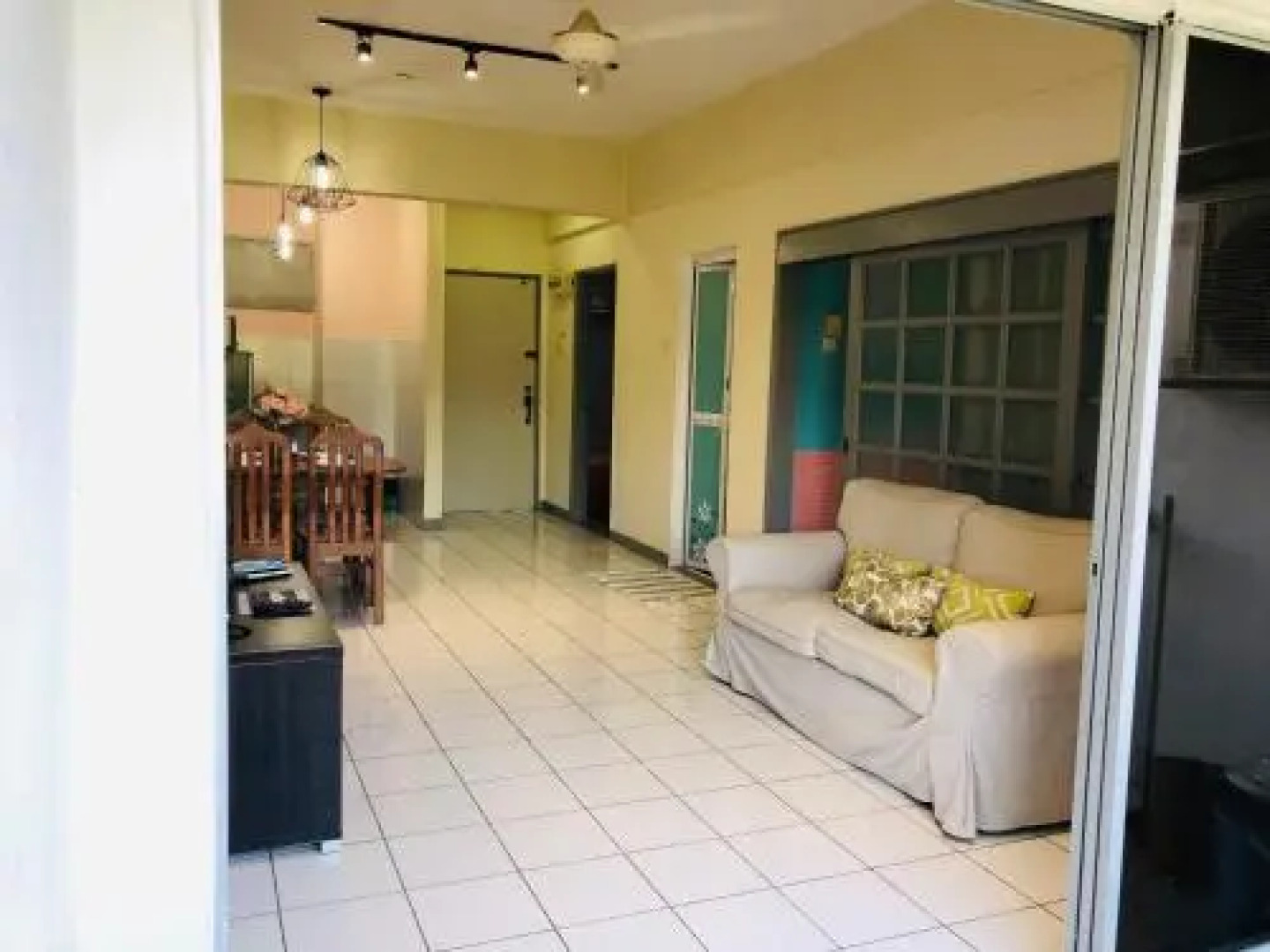 Selesa Hillhomes Cosy House