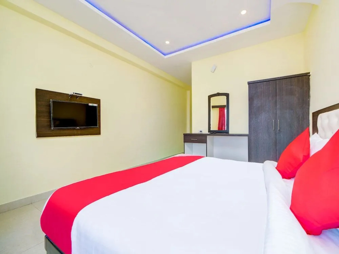 Oyo 40720 Hotel Srs Regency