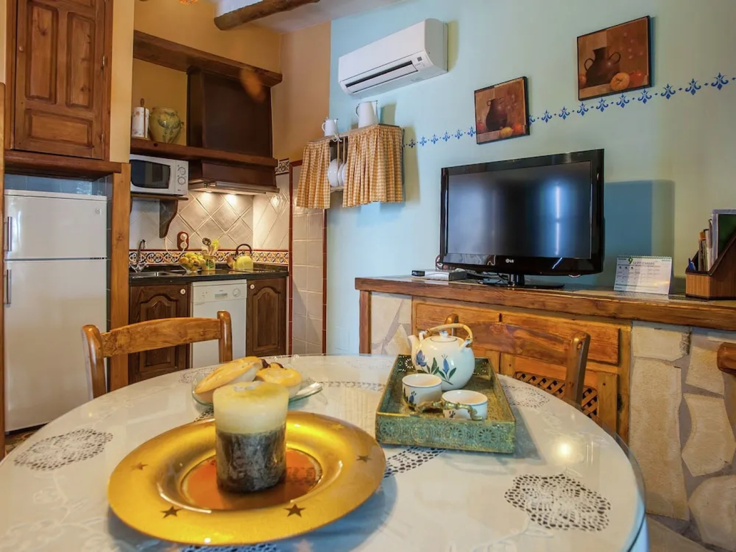 Rustic Cottage in Rute With Swimming Pool