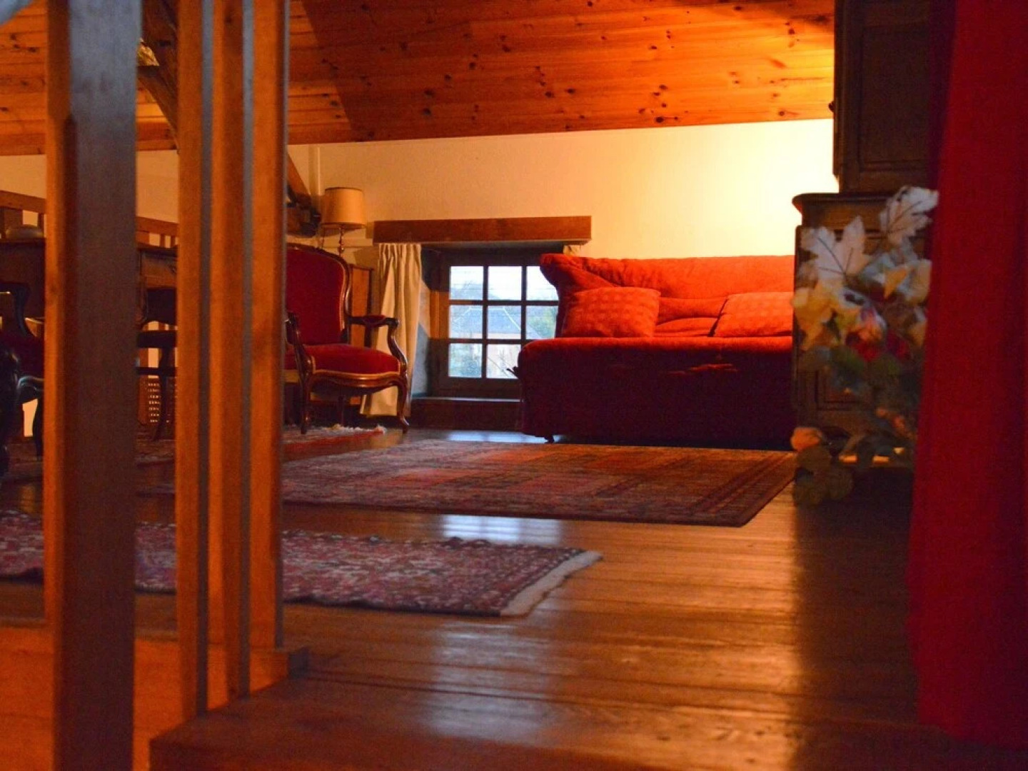 Modern Holiday Home in Vault-de-Lugny with Meadow View