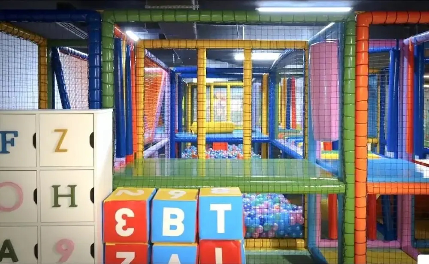 Helena Pool Apartments