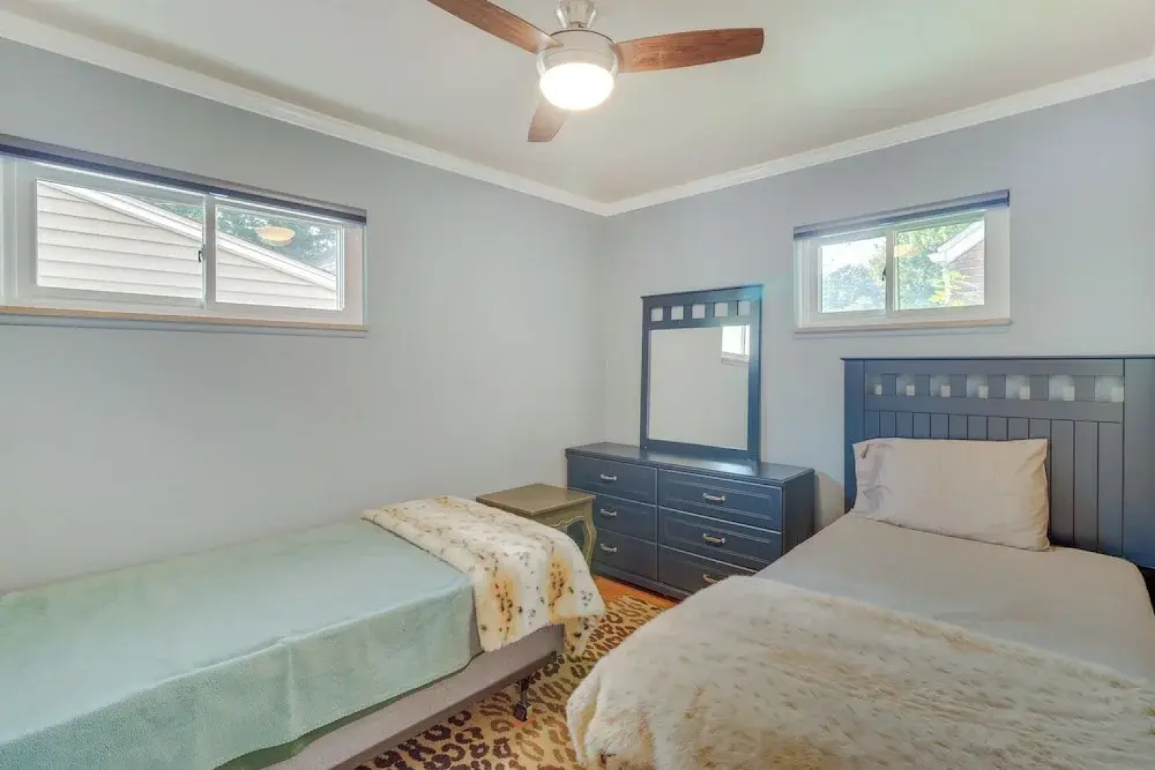 Royal Oak Home: 13 Mi to Downtown Detroit