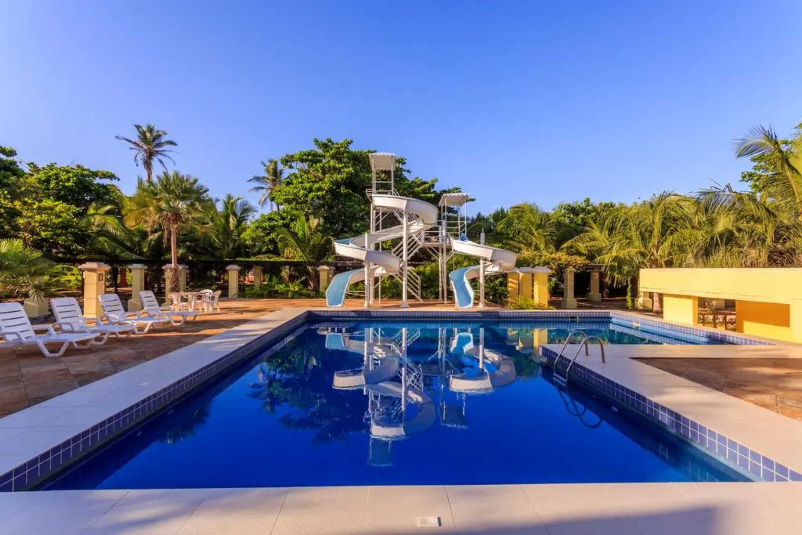 Aimberê Eco Resort Hotel