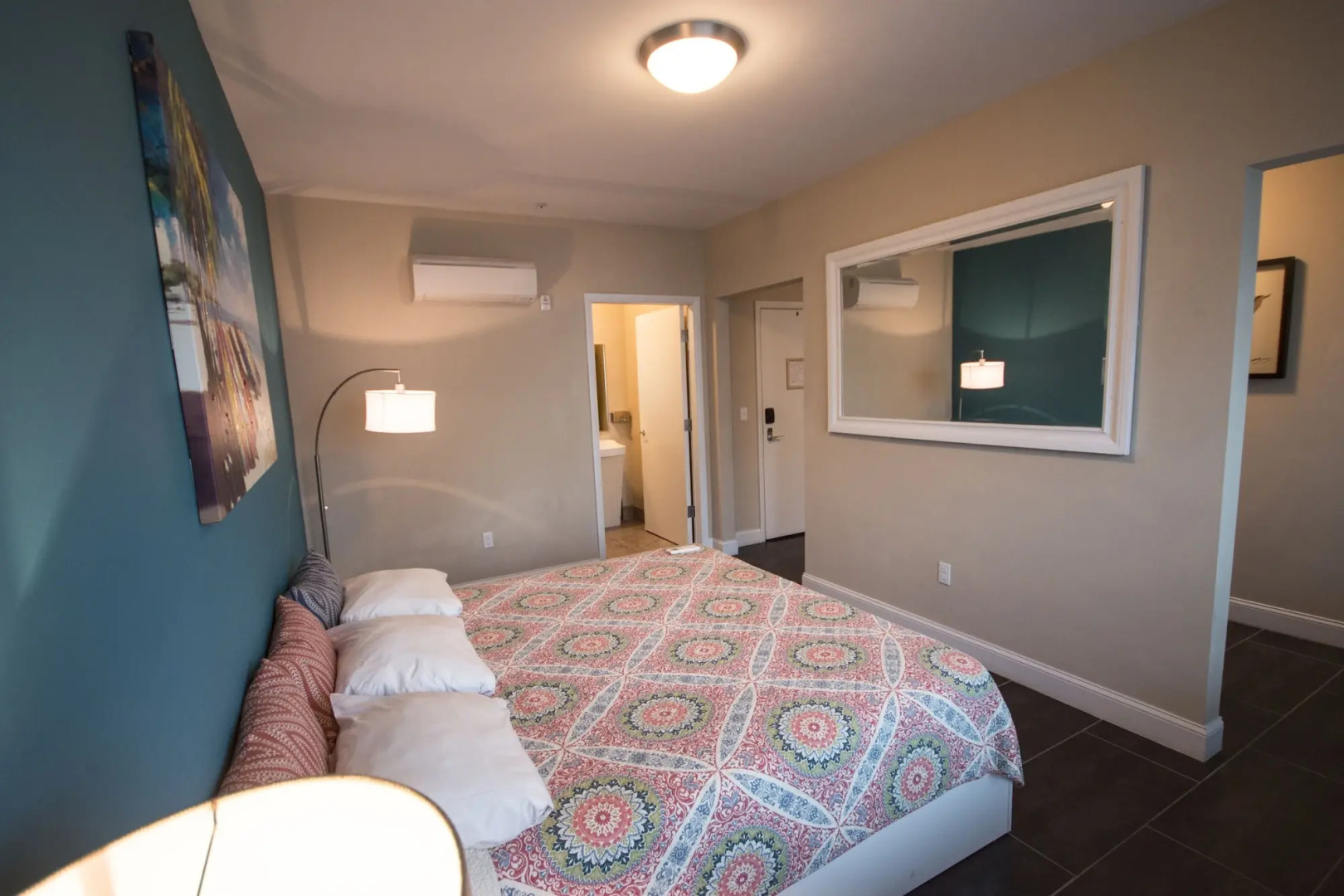 Beds n' Drinks Hostel