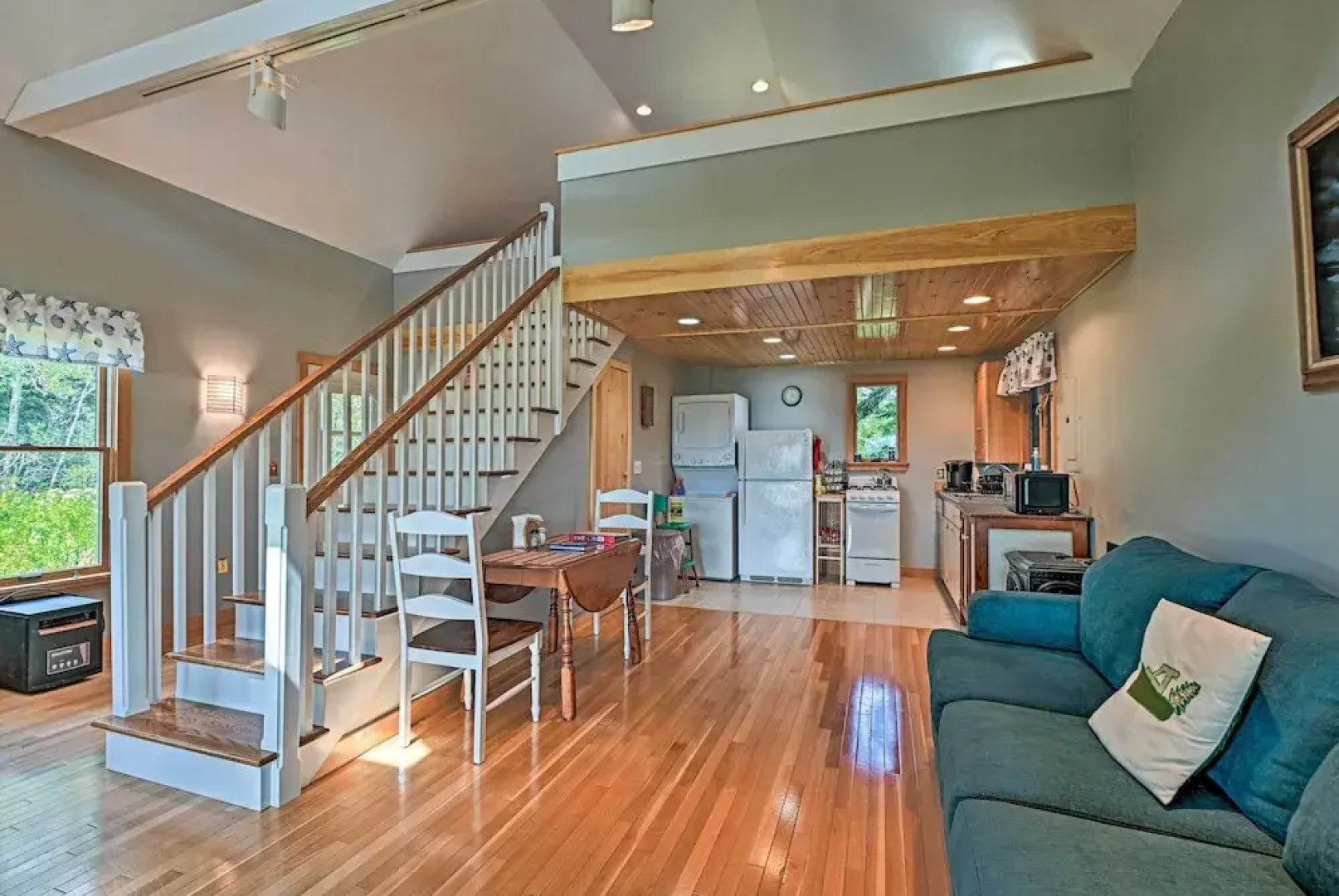 Charming Stonington Studio w/ Ocean Views!