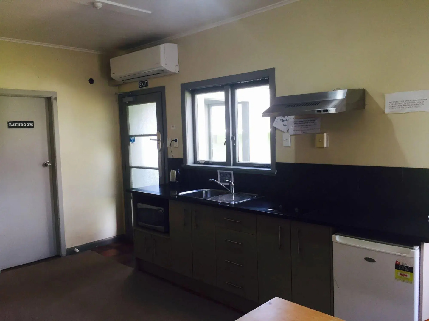 Kiwi Airport Backpackers