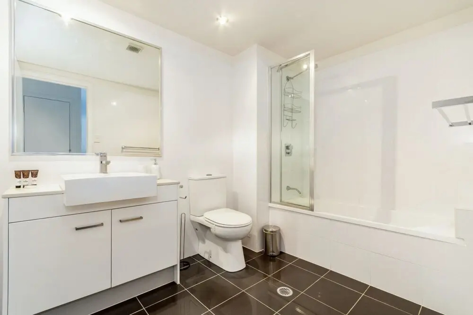 First Floor, Air Conditioned, Free Wi-fi!