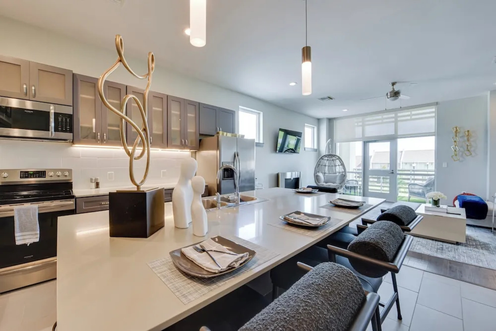 Lake Charles Retreat w/ Fireplace Near Casinos!