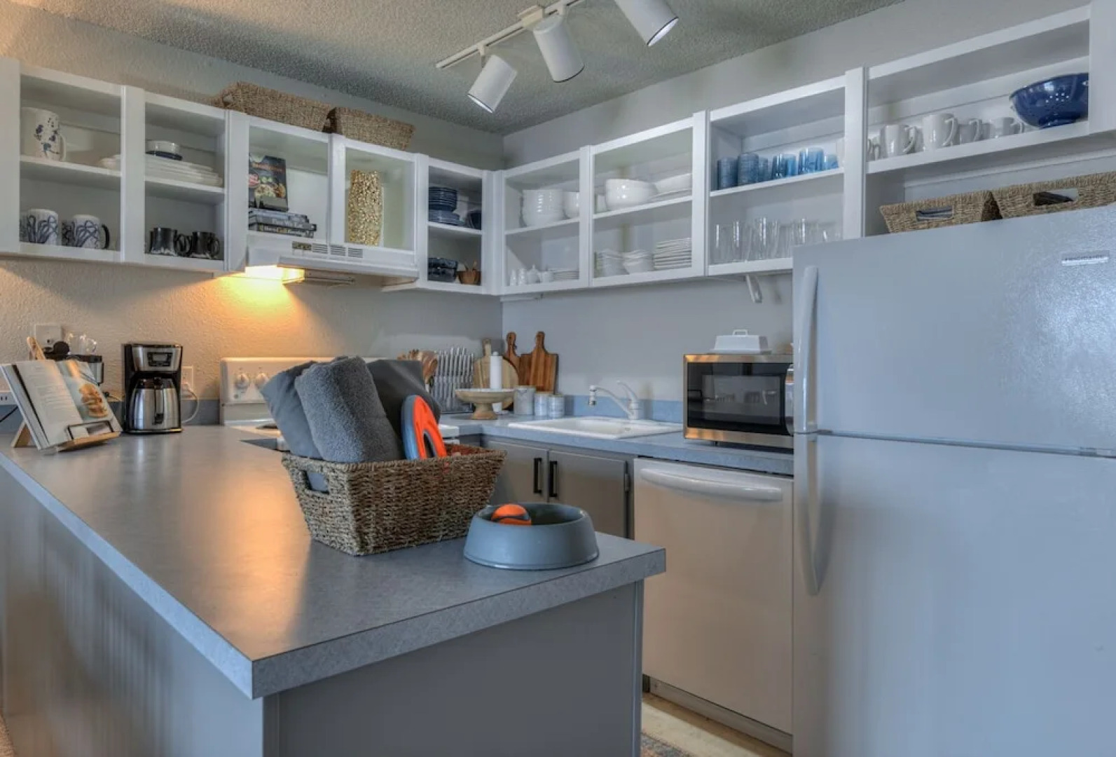 Surftides Plaza Rentals