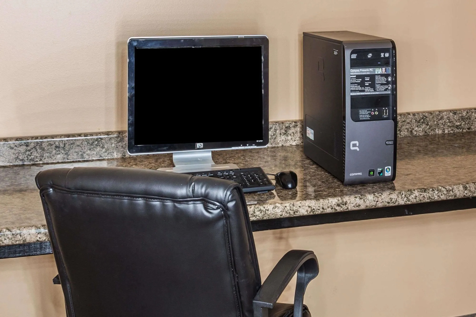 Saffron Inn & Suites