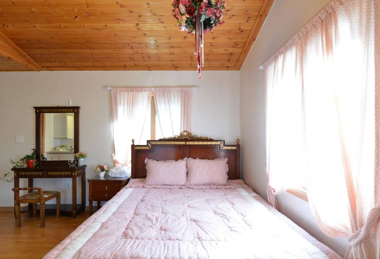 Bohemian couple pension