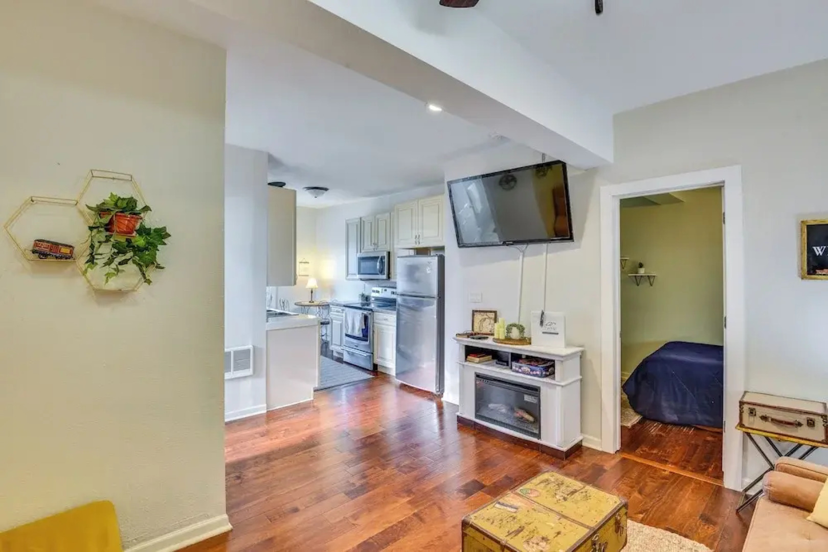 2 Mi to Warren Dunes - Bright Sawyer Apartment!