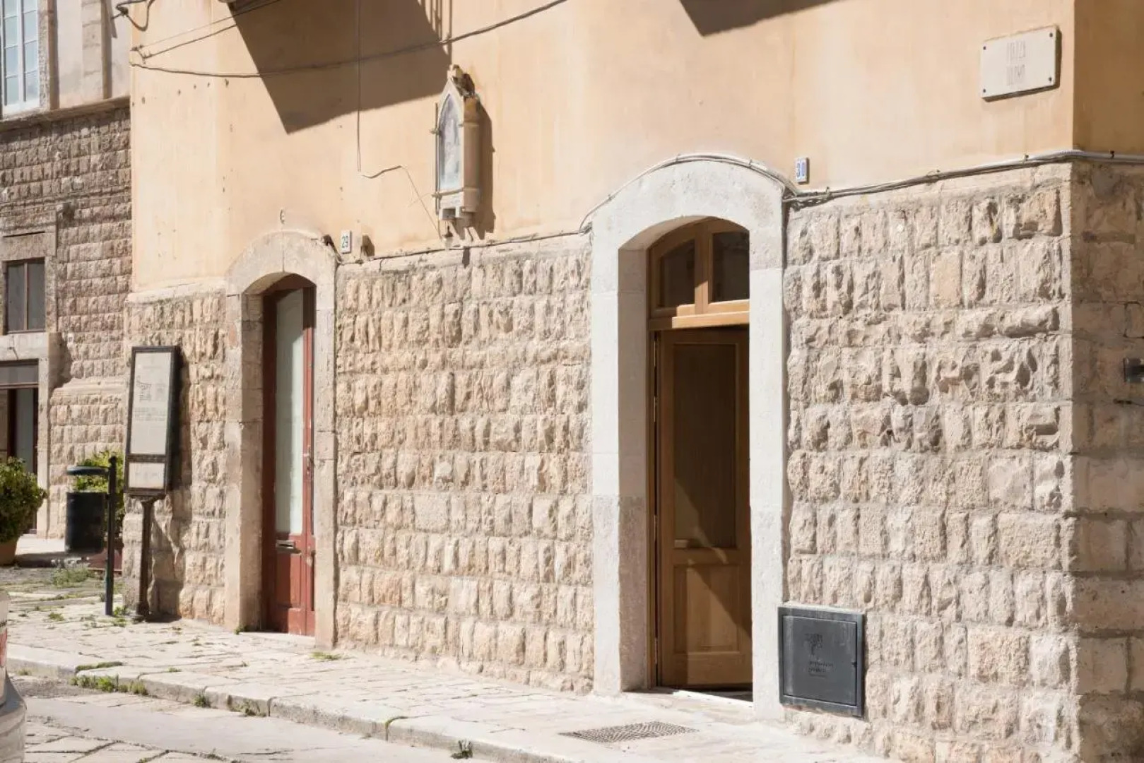 Piazza Duomo - Medieval Puglia's House