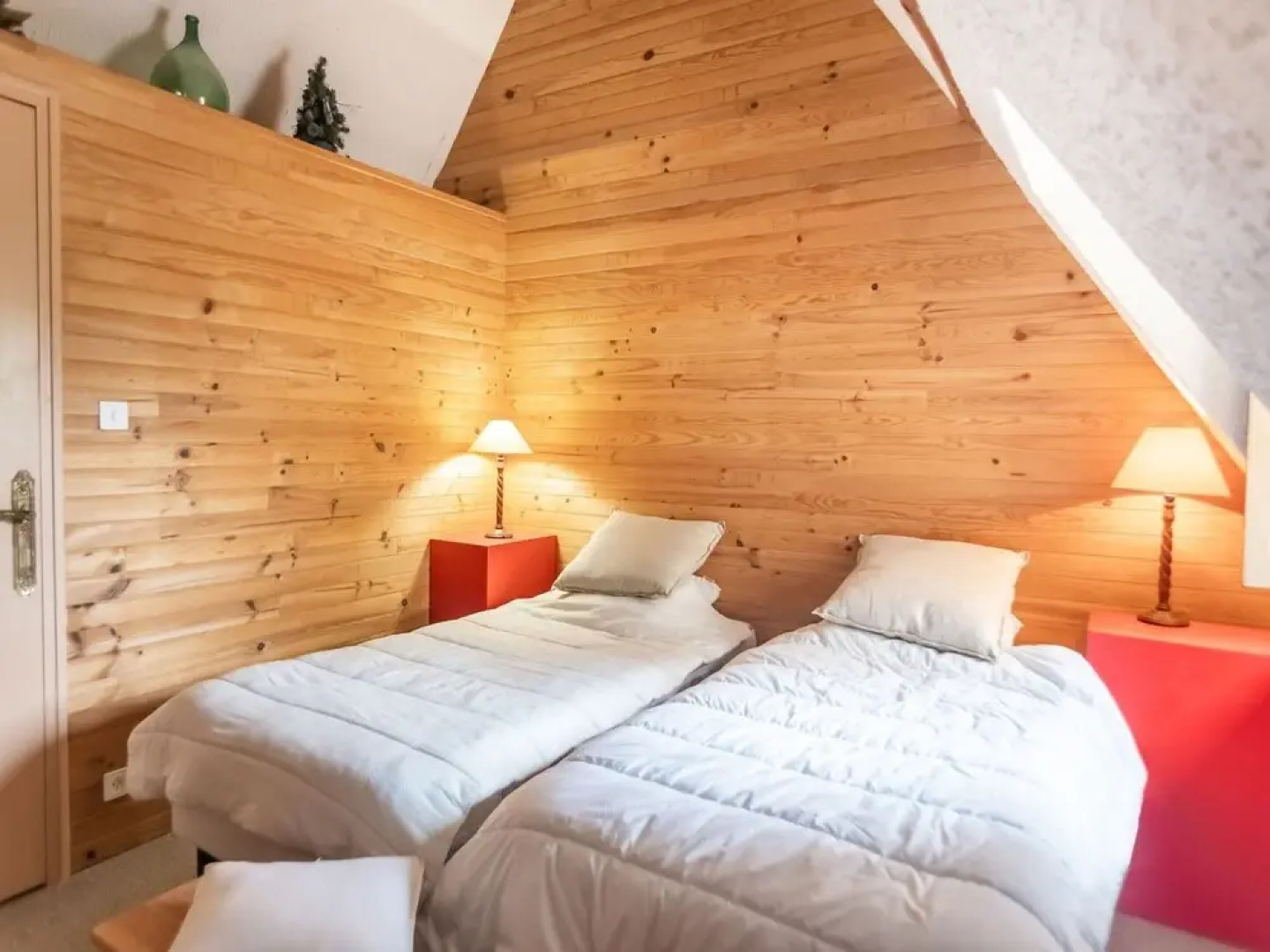 Lively Holiday Home With Private Pool