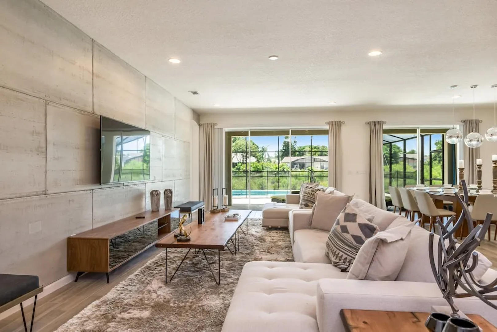 Solterra - 5212 Oakbourne Avenue