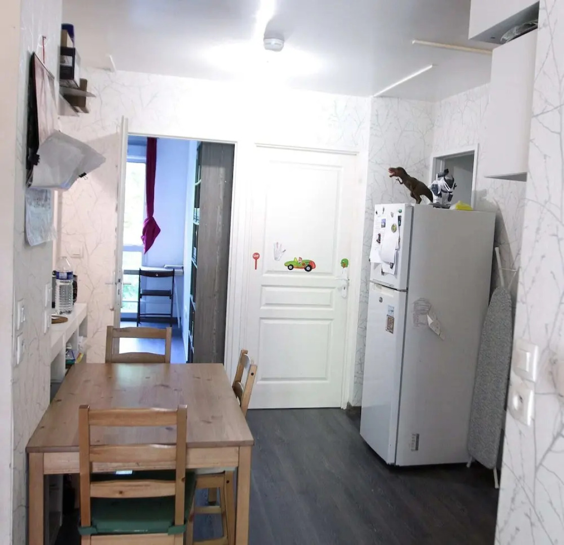 Beautiful Apartment With Balcony Near Paris