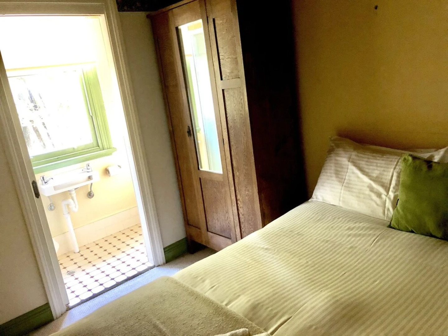 Victoria & Albert Guesthouse