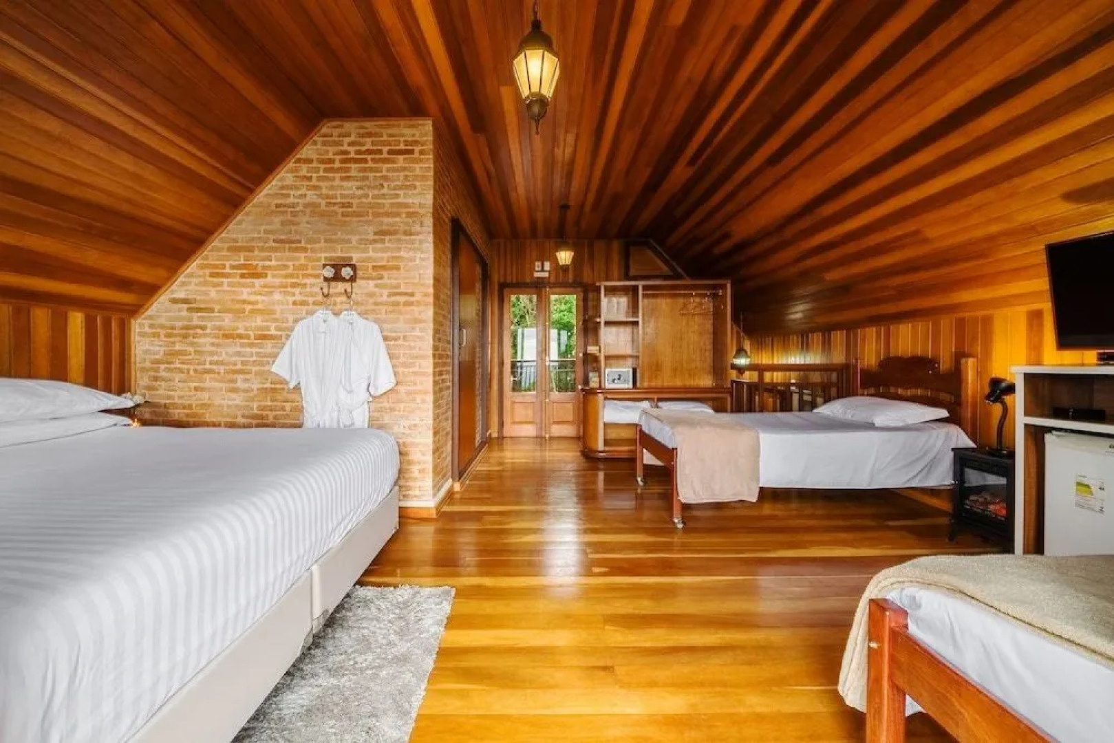 VELINN Pousada Pedras e Sonhos.