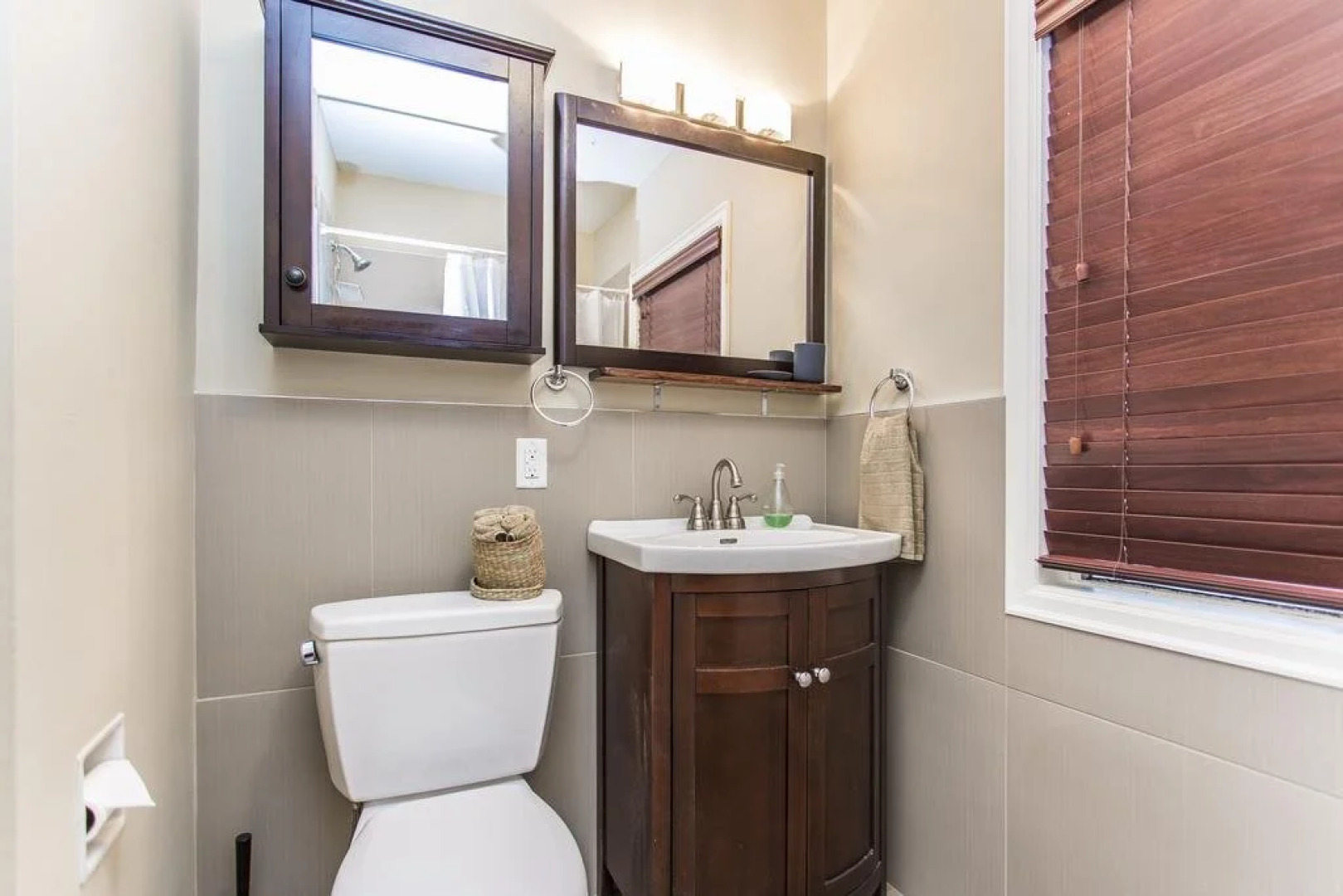 Alvin & Juliet's Vacation Home