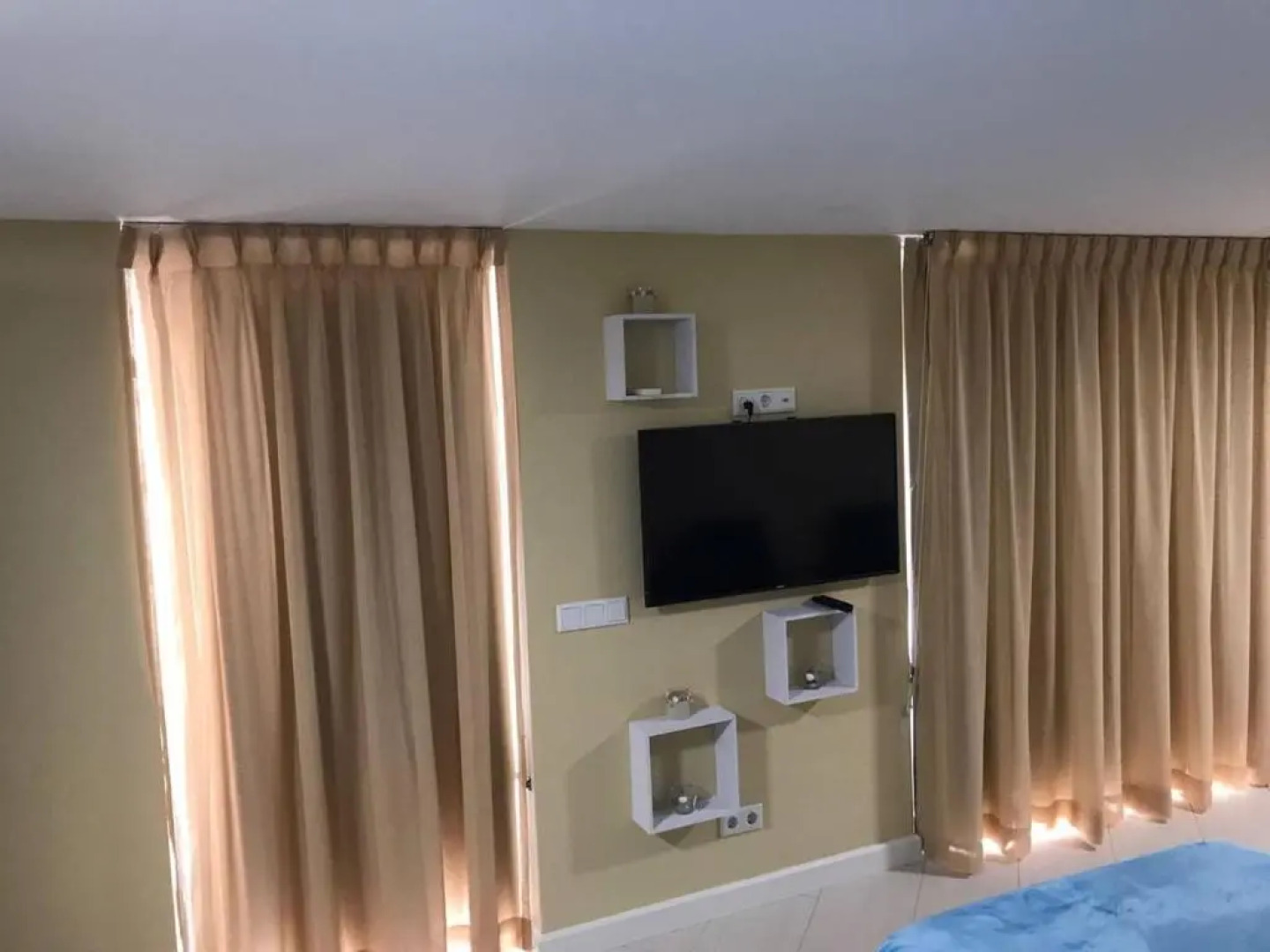 Spectacular Furnished Studio