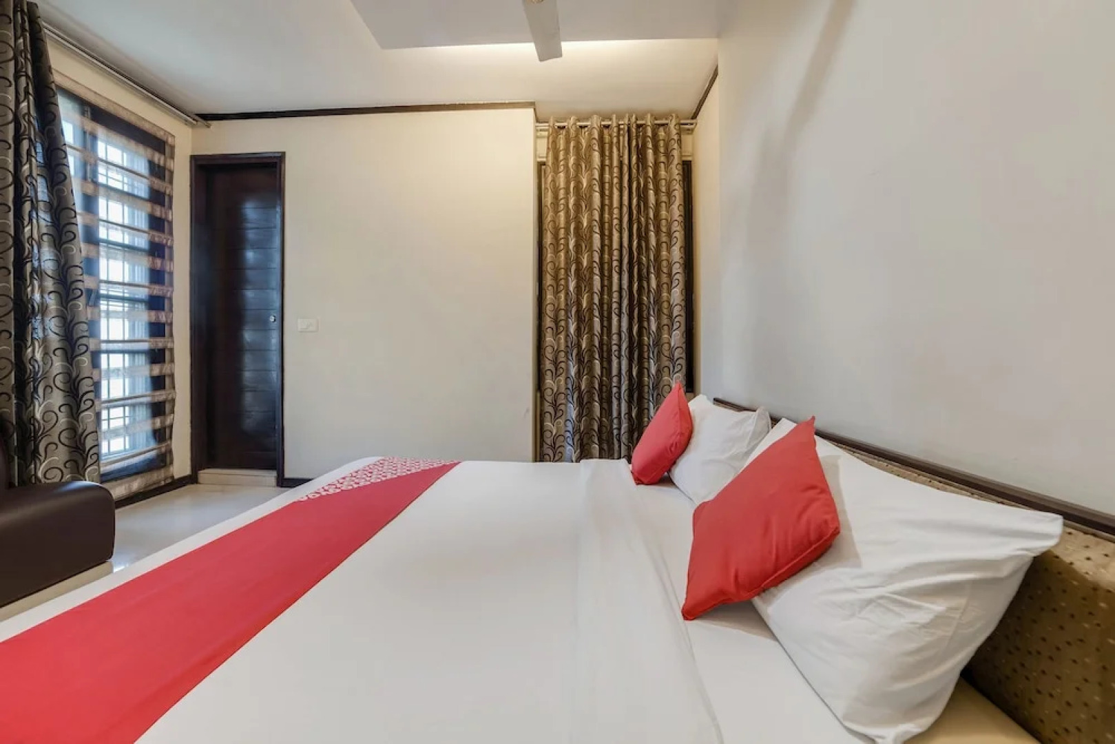 Oyo 24594 Wind Cross