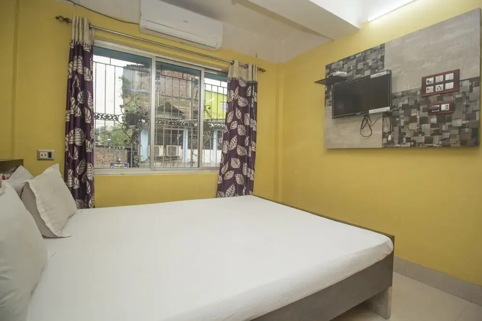 Hotel Sarojini Palace by OYO Rooms