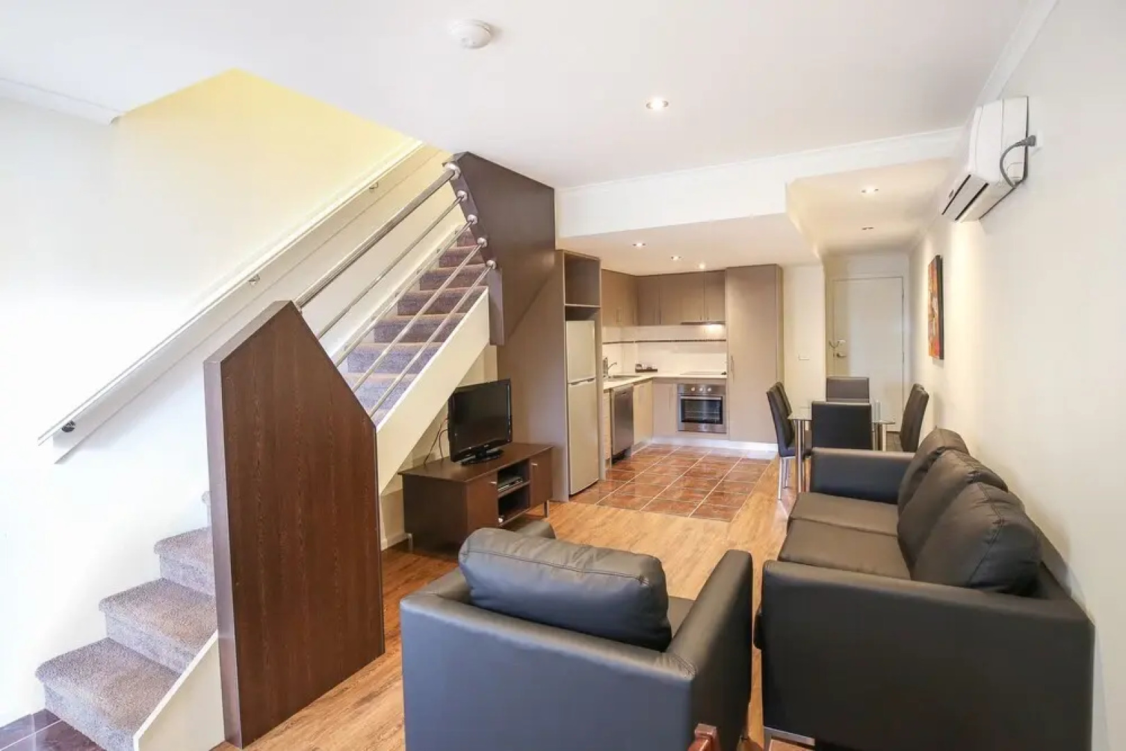 Aquarius Apartments and Cabins